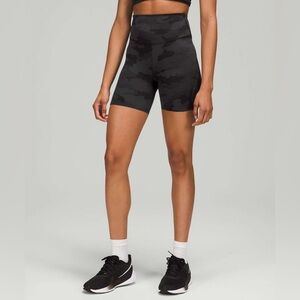 Lululemon Base Pace High Rise Short 6"
Heritage 365 Camo Deep Coal No Tag Size 2